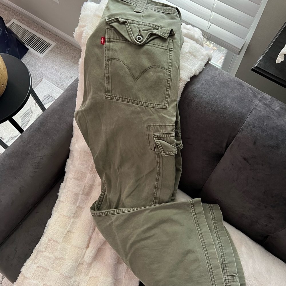 Levi's Men's Olive Cargo Pants